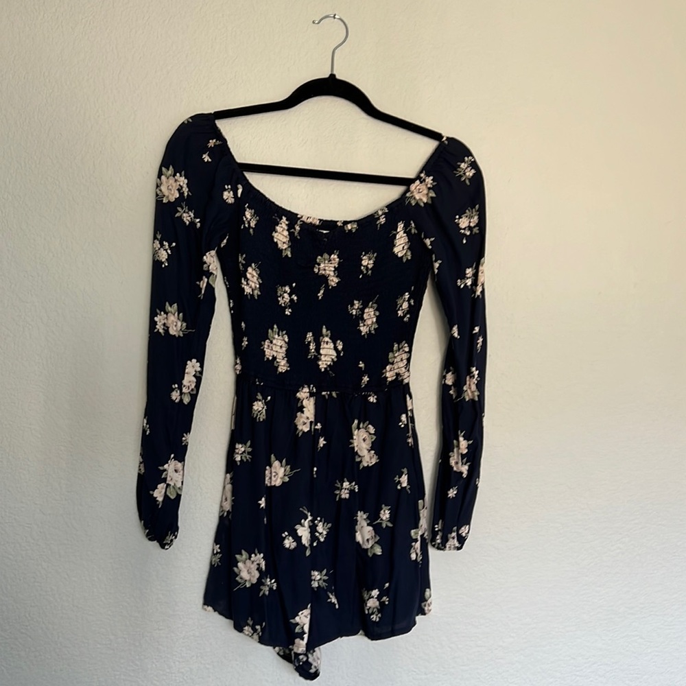 Hollister | Floral Navy Long Sleeved Romper Pockets Size Small